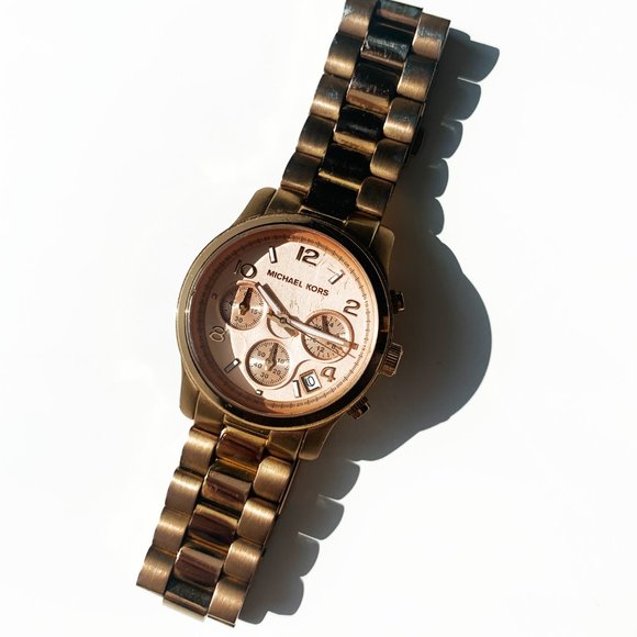 MICHAEL KORS • Rose Gold Watch - Picture 4 of 9